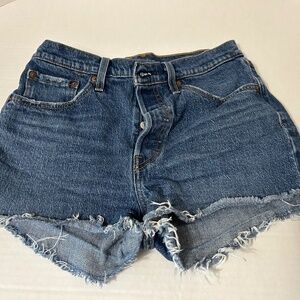 Levi women's jean shorts button up size 28